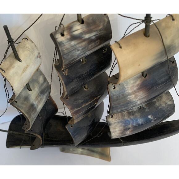 Vintage Wooden Clipper Ship Three Masts Lacquered Finish 11 1/4"h x 14"l - Picture 8 of 10